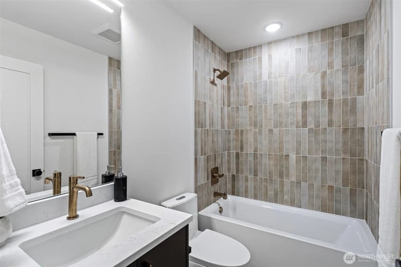 Property photo for 6318 41st Avenue Sw #e5, Seattle photo 15