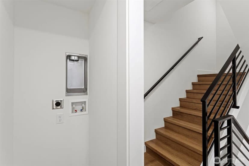Property photo for 6318 41st Avenue Sw #e5, Seattle photo 13