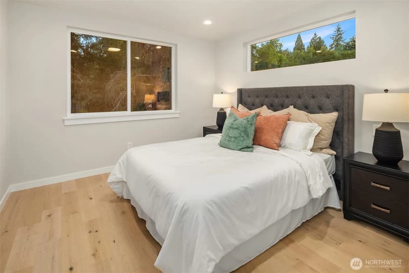Property photo for 10041 38th Avenue Ne, Seattle photo 12