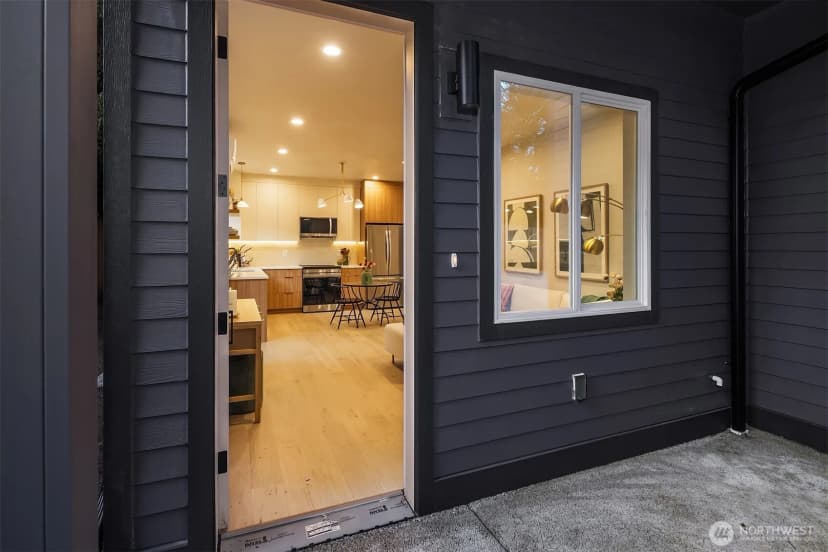 Property photo for 10041 38th Avenue Ne, Seattle photo 19