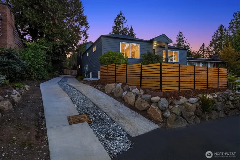 Property photo for 10041 38th Avenue Ne, Seattle photo 21