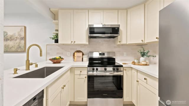 Property photo for 17419 119th Lane Se #e32, Renton photo 5