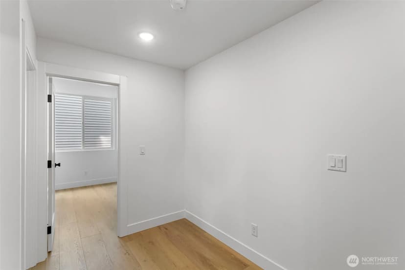 Property photo for 6318 41st Avenue Sw #c3, Seattle photo 10