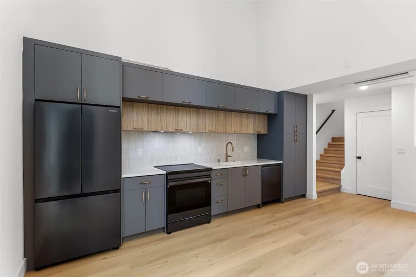 Property photo for 6318 41st Avenue Sw #c3, Seattle photo 6