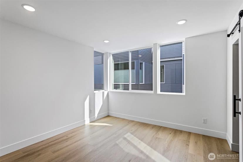 Property photo for 6318 41st Avenue Sw #c3, Seattle photo 14