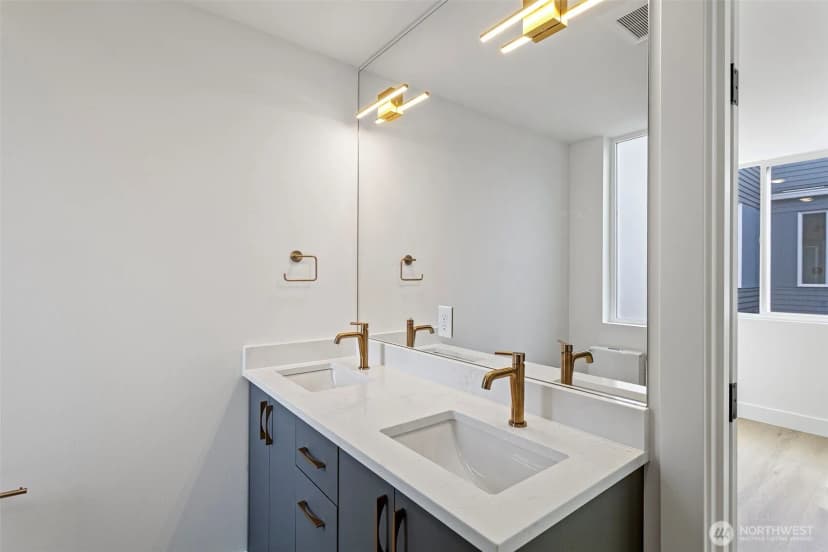 Property photo for 6318 41st Avenue Sw #c3, Seattle photo 17