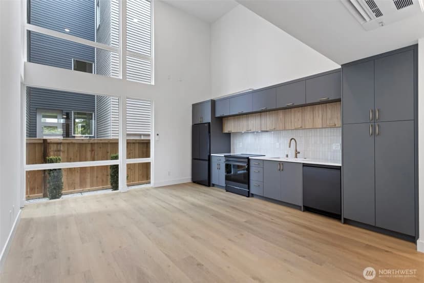 Property photo for 6318 41st Avenue Sw #c3, Seattle photo 2