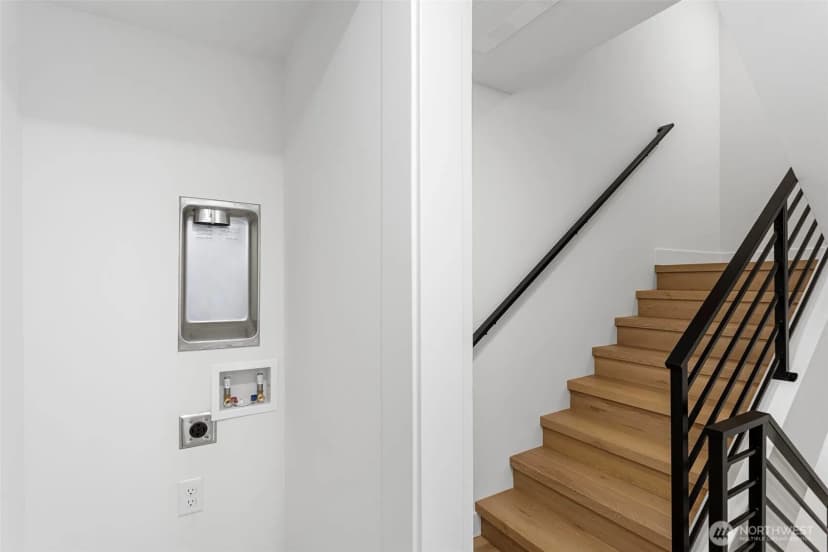 Property photo for 6318 41st Avenue Sw #c3, Seattle photo 9