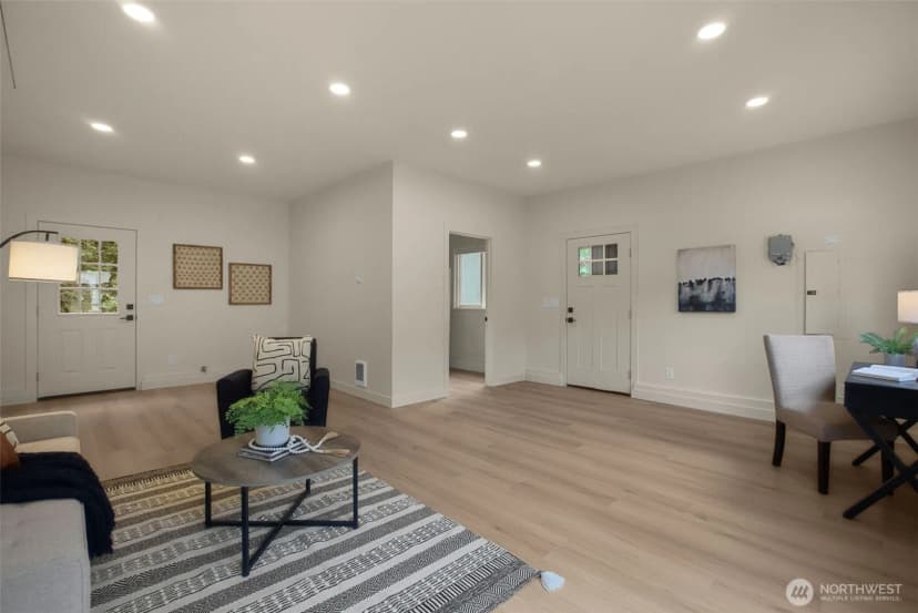 Property photo for 10454 Arrow Point Drive Ne, Bainbridge Island photo 31
