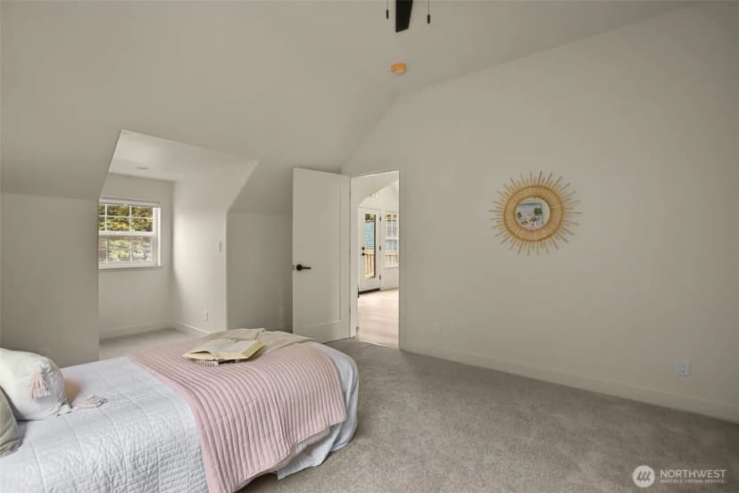 Property photo for 10454 Arrow Point Drive Ne, Bainbridge Island photo 21