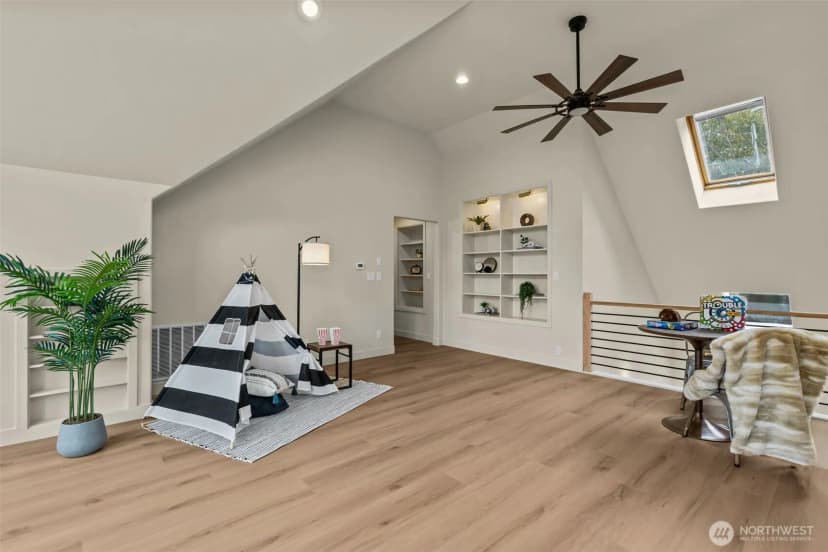 Property photo for 10454 Arrow Point Drive Ne, Bainbridge Island photo 27