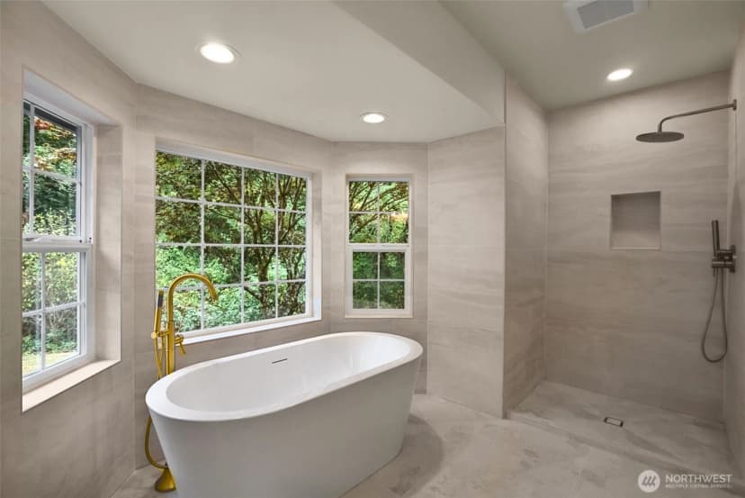 Property photo for 10454 Arrow Point Drive Ne, Bainbridge Island photo 18