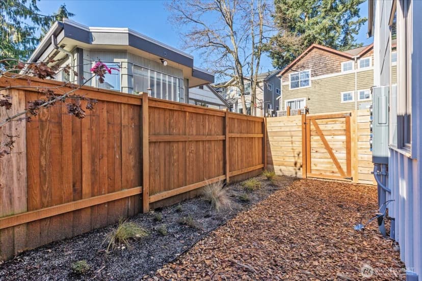 Property photo for 12044 Hiram Place Place Ne #c, Seattle photo 21