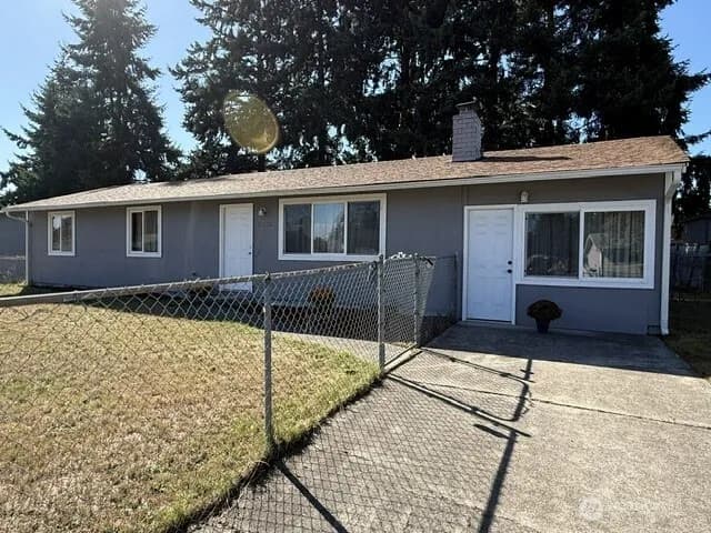 Property photo for 17106 6th Avenue Ct E, Spanaway photo 2