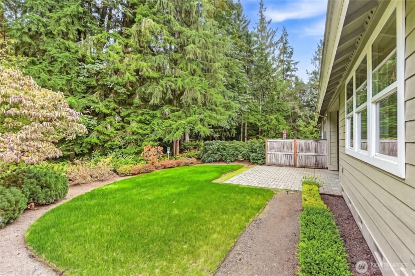 Property photo for 12114 Big Leaf Way Ne, Redmond photo 25