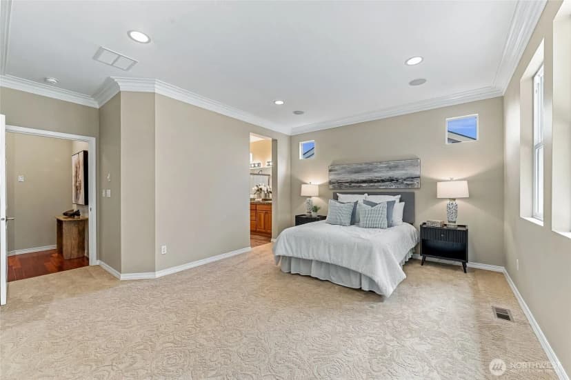 Property photo for 12114 Big Leaf Way Ne, Redmond photo 17