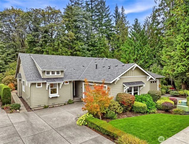 Property photo for 12114 Big Leaf Way Ne, Redmond