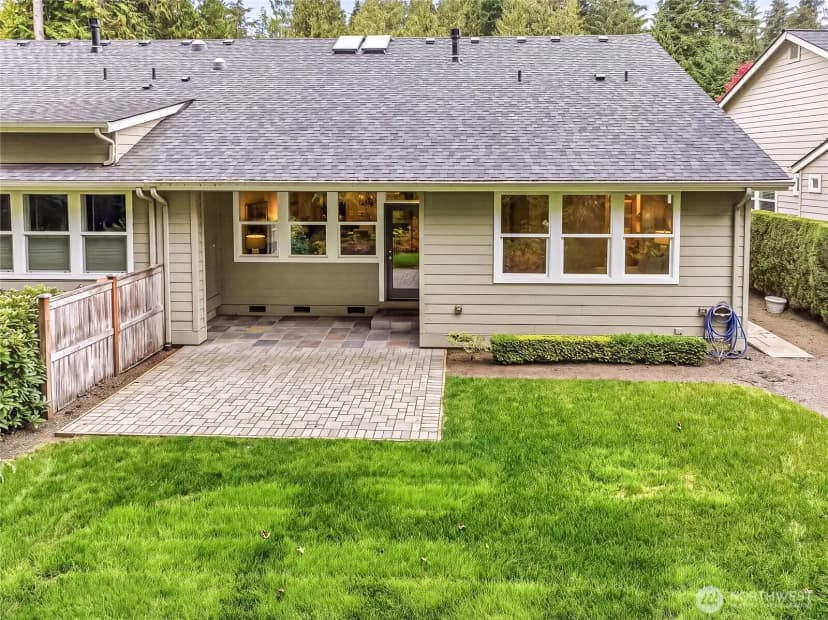 Property photo for 12114 Big Leaf Way Ne, Redmond photo 26