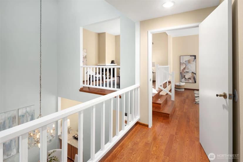 Property photo for 10907 Ne 41st Drive, Kirkland photo 19