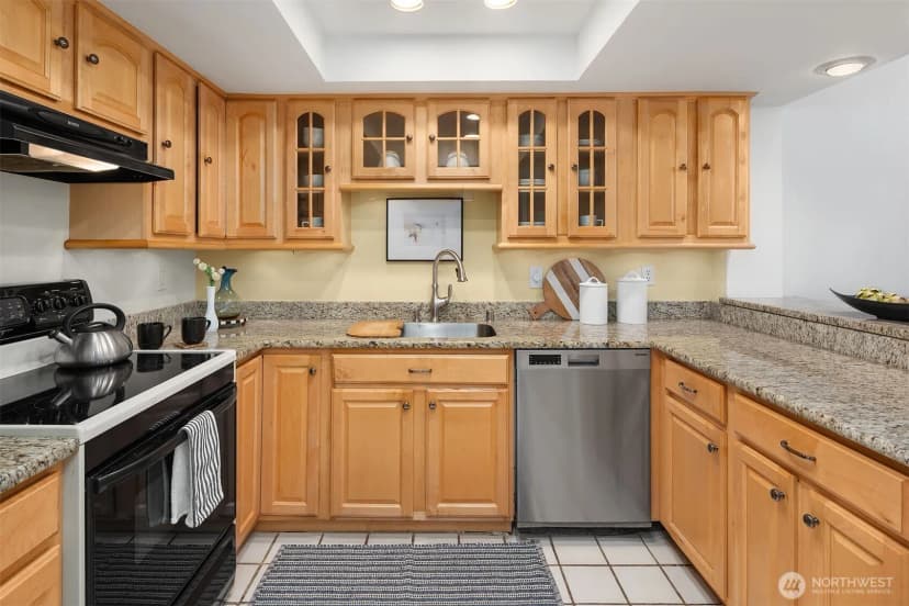 Property photo for 10907 Ne 41st Drive, Kirkland photo 10