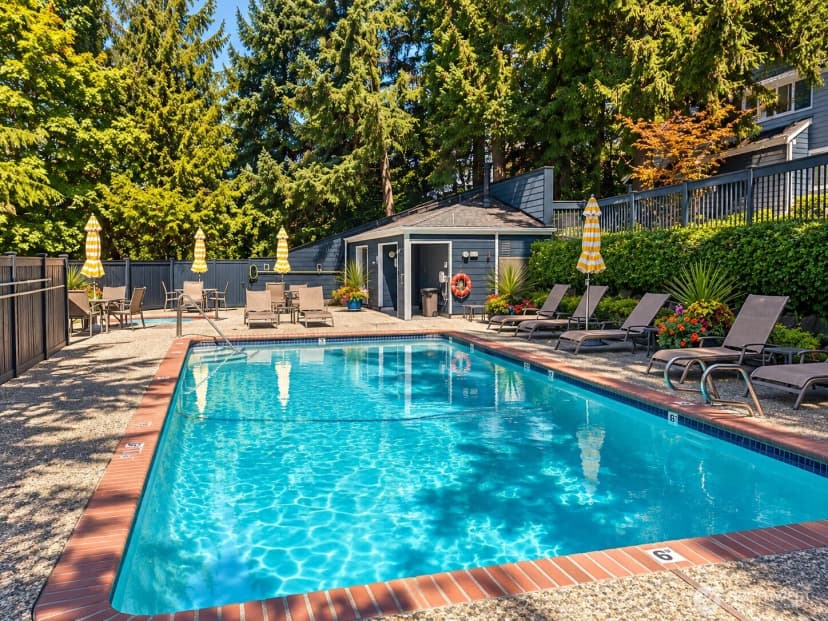 Property photo for 10907 Ne 41st Drive, Kirkland photo 27