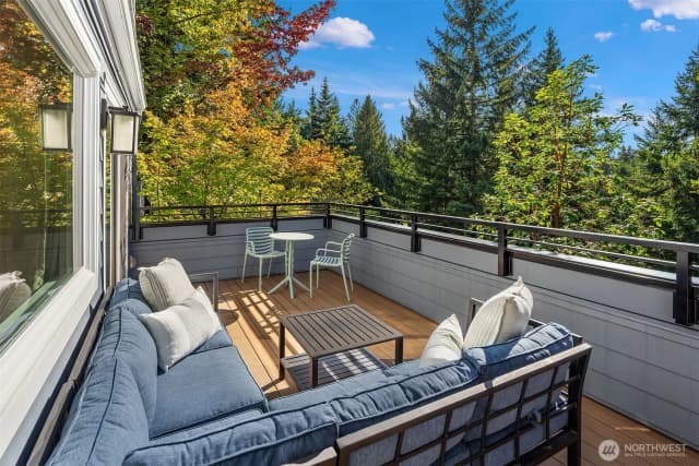 Property photo for 10907 Ne 41st Drive, Kirkland photo 5