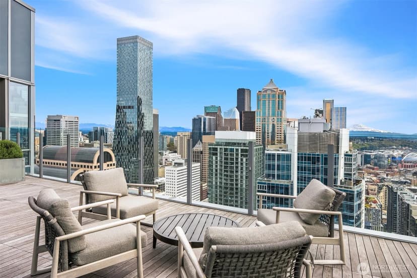 Property photo for 121 Stewart Street #1304, Seattle photo 11