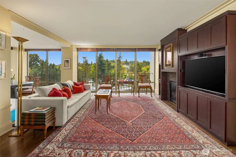 Property photo for 1620 43rd Avenue E #5c, Seattle photo 4