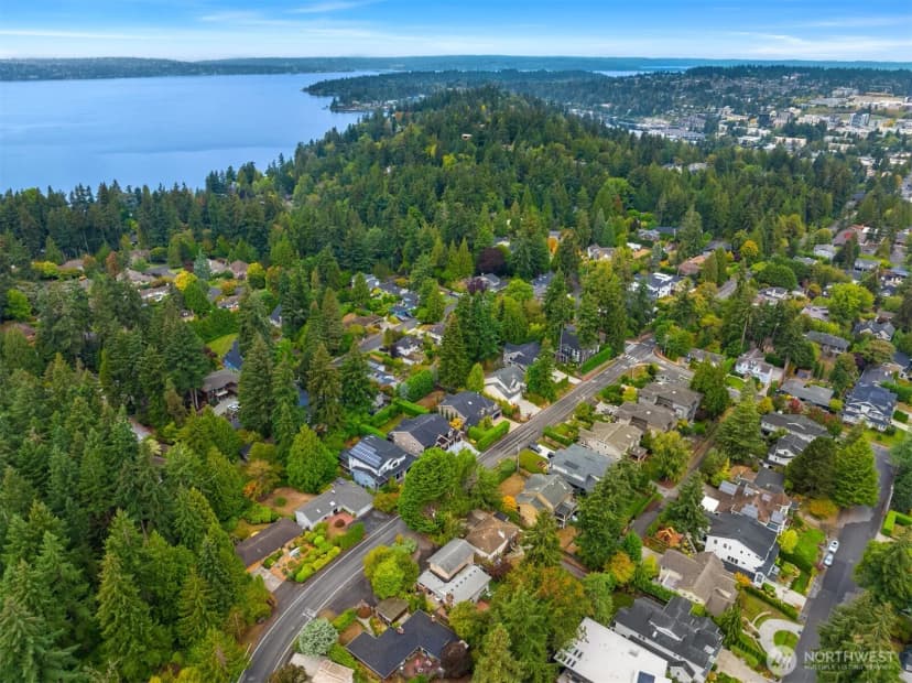Property photo for 1652 104th Avenue Se, Bellevue photo 12