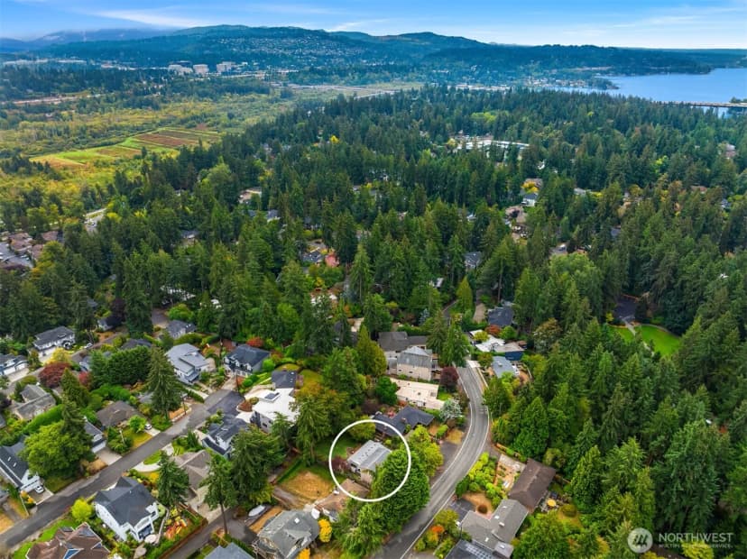 Property photo for 1652 104th Avenue Se, Bellevue photo 17