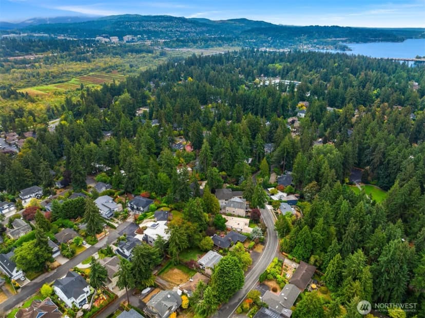 Property photo for 1652 104th Avenue Se, Bellevue photo 18