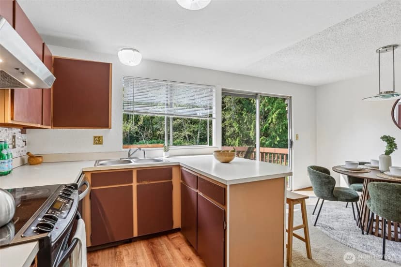 Property photo for 6845 Ne 191st Street, Kenmore photo 10