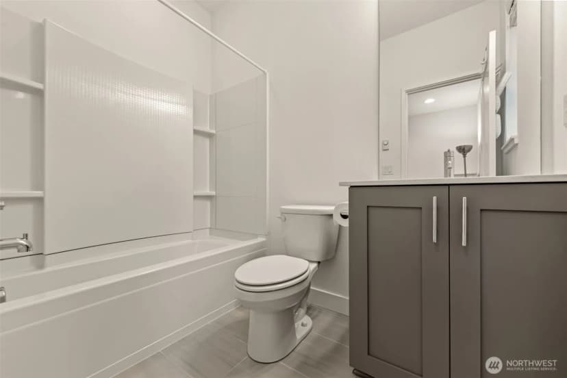 Property photo for 1118 124th Ct Ne #g2, Bellevue photo 12