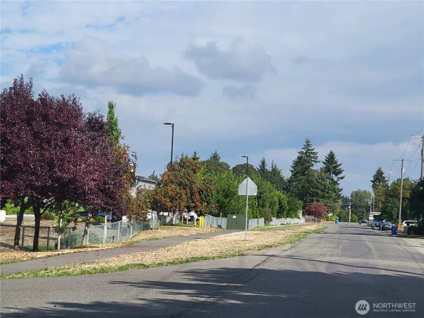 Property photo for 774 132nd Street S, Tacoma photo 4
