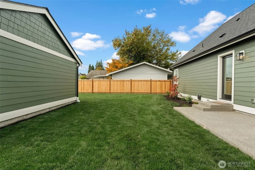 Property photo for 520 3rd Avenue Ne, Puyallup photo 5