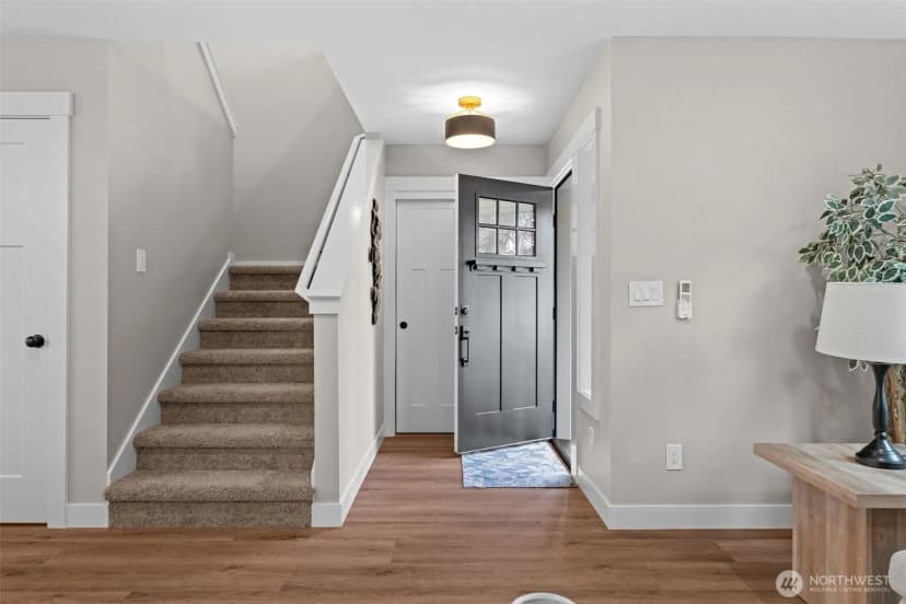 Property photo for 520 3rd Avenue Ne, Puyallup photo 6