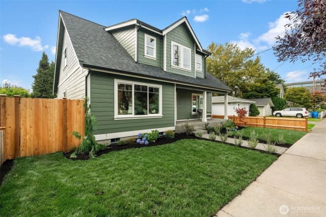 Property photo for 520 3rd Avenue Ne, Puyallup photo 2