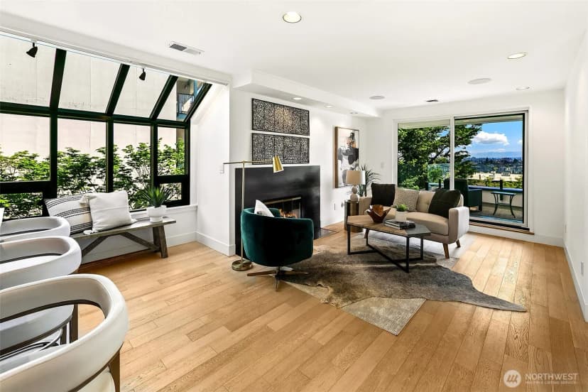Property photo for 2400 Aurora Avenue N #210, Seattle photo 11