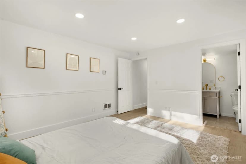Property photo for 14527 Ne 40th Street #g104, Bellevue photo 23