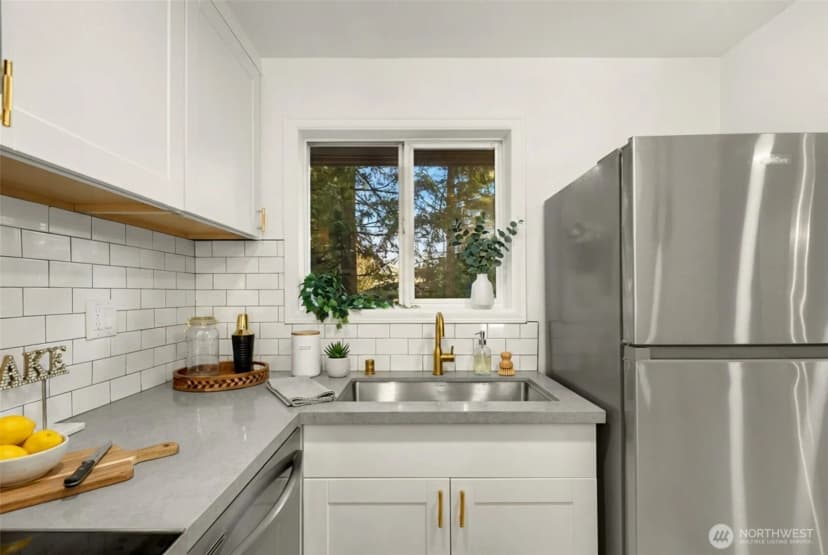 Property photo for 14527 Ne 40th Street #g104, Bellevue photo 2