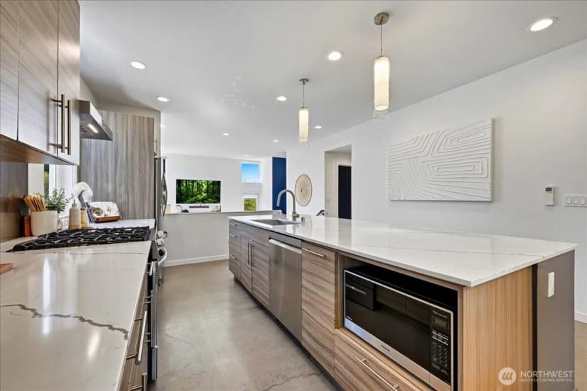 Property photo for 3915 Sw Genesee Street, Seattle photo 6