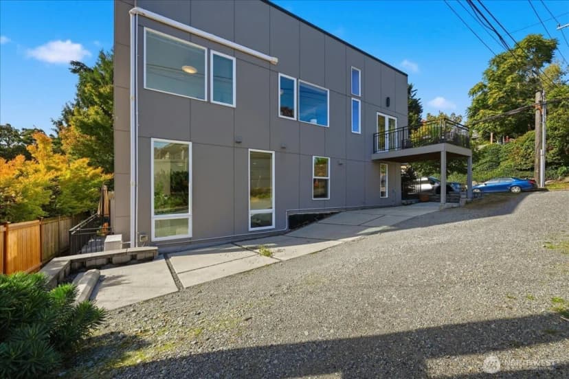 Property photo for 3915 Sw Genesee Street, Seattle photo 24