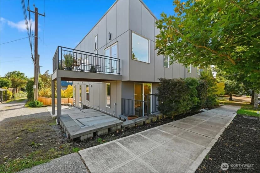 Property photo for 3915 Sw Genesee Street, Seattle photo 23