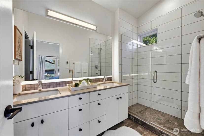 Property photo for 3915 Sw Genesee Street, Seattle photo 16