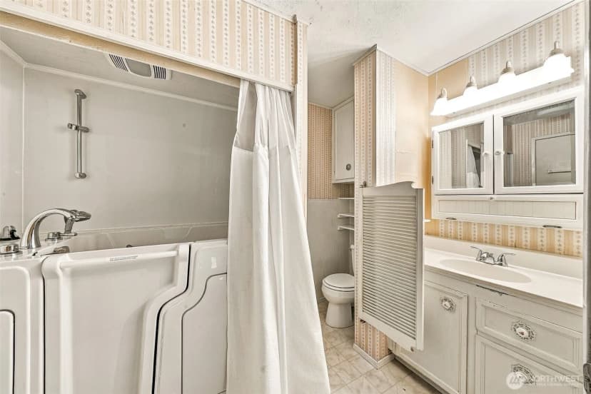 Property photo for 28807 20th Place Se, Federal Way photo 11