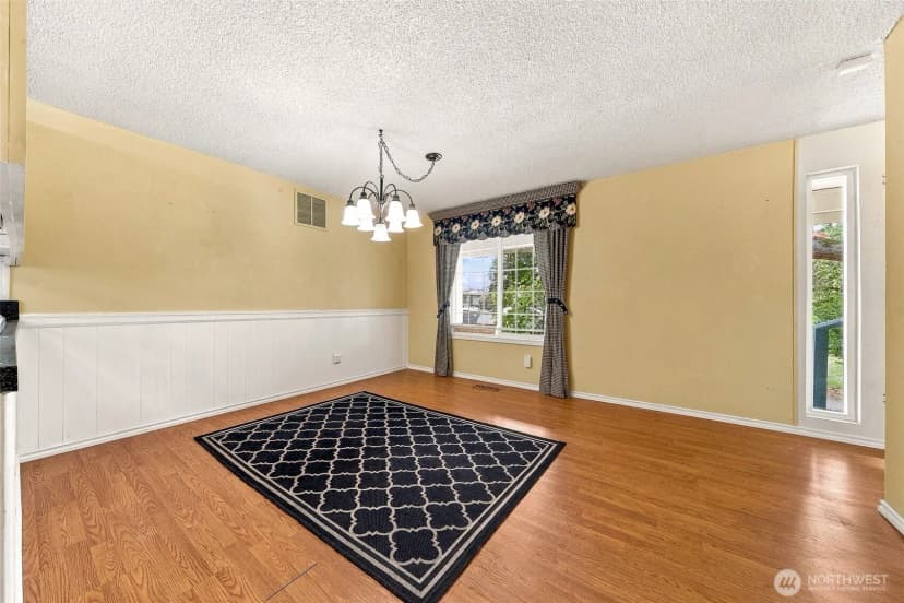 Property photo for 28807 20th Place Se, Federal Way photo 9