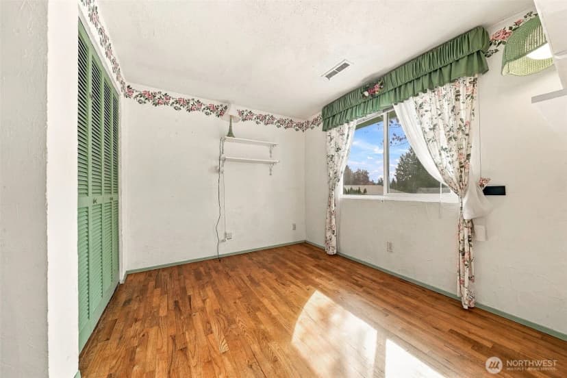 Property photo for 28807 20th Place Se, Federal Way photo 13