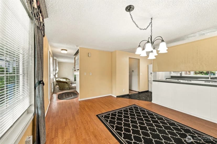 Property photo for 28807 20th Place Se, Federal Way photo 10