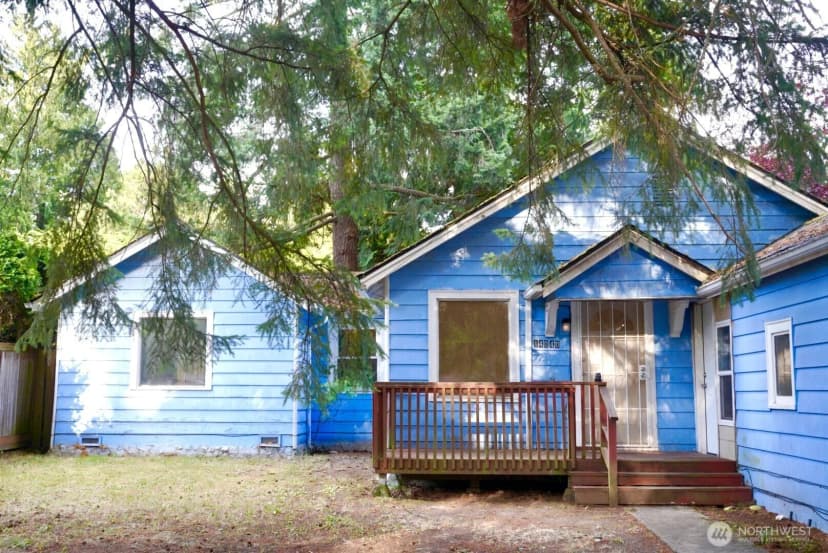 Property photo for 14040 Ashworth Avenue N, Seattle photo 2