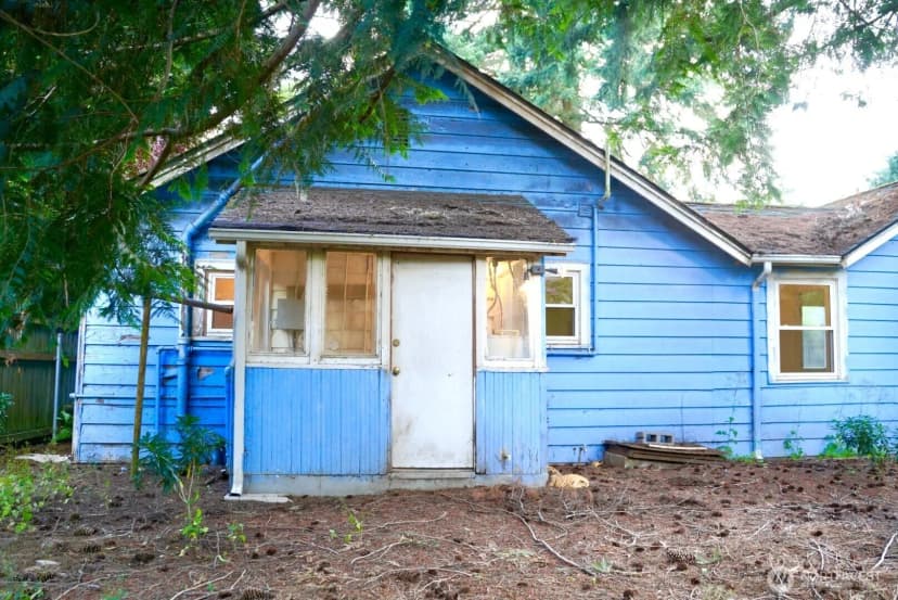 Property photo for 14040 Ashworth Avenue N, Seattle photo 3